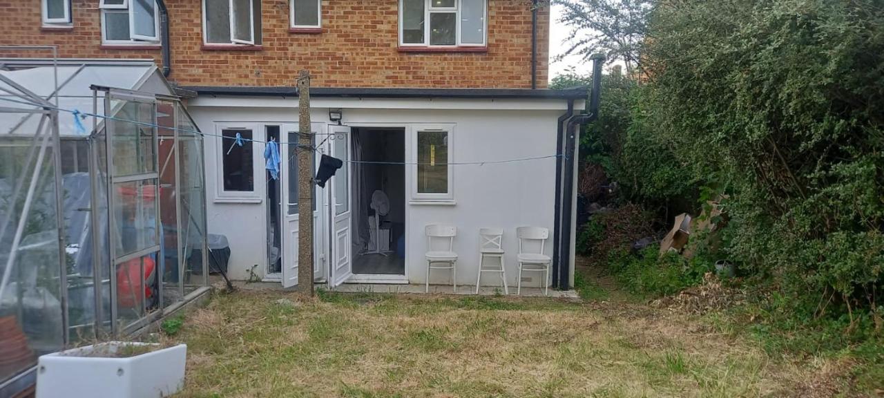 Stylish Home From Home Orpington Exterior foto